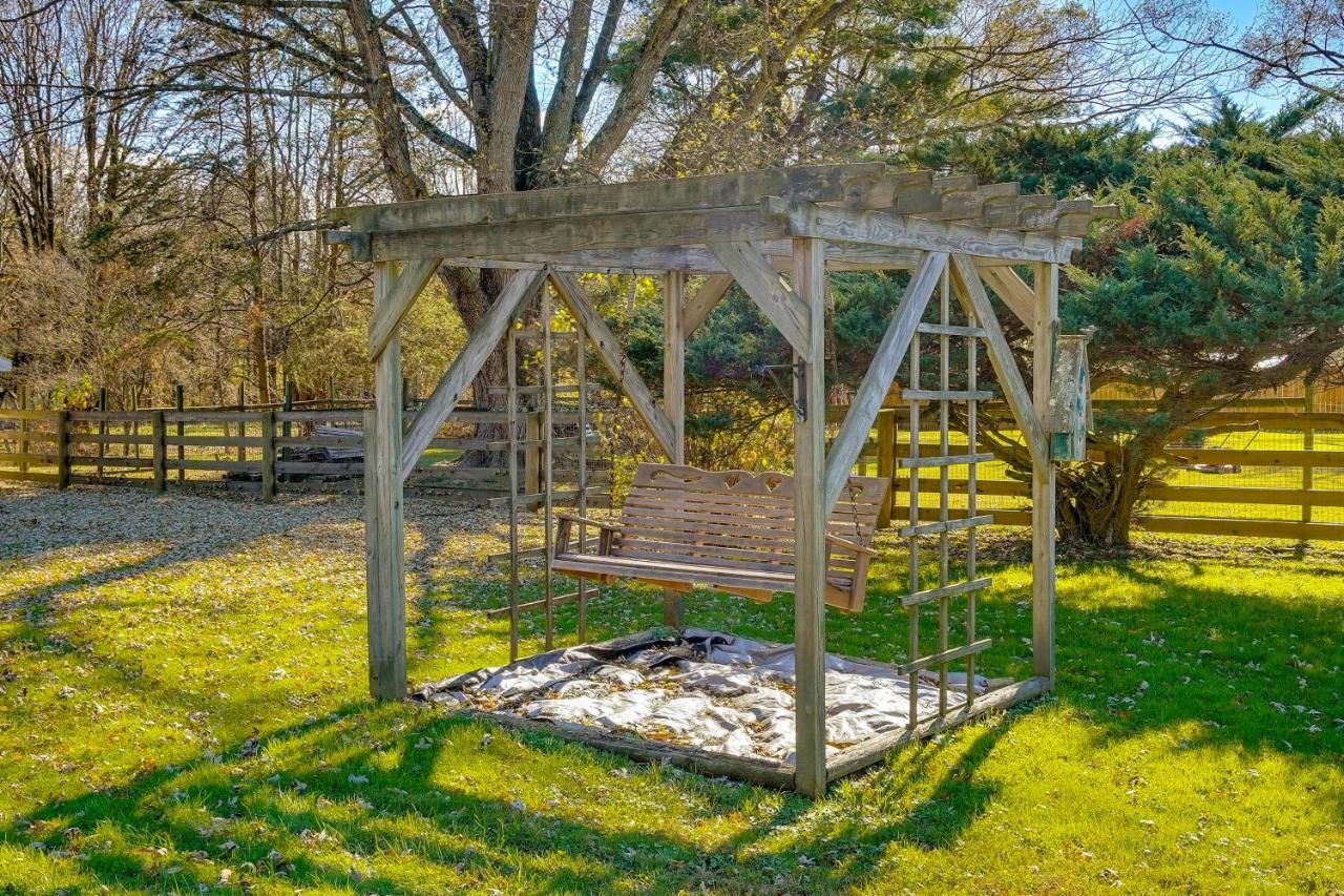 Villa Hocking Hills Hideaway With Hot Tub And Fire Pit! à Logan Extérieur photo