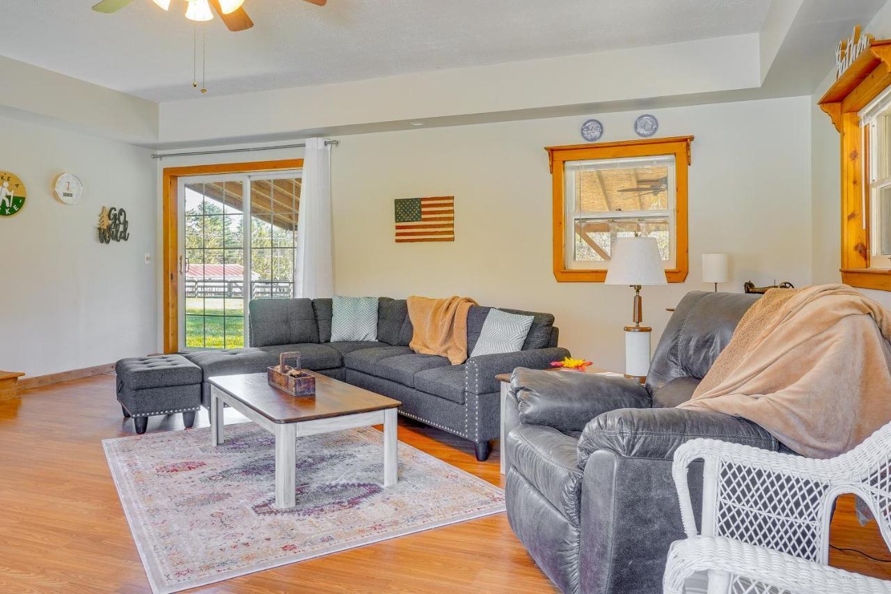 Villa Hocking Hills Hideaway With Hot Tub And Fire Pit! à Logan Extérieur photo